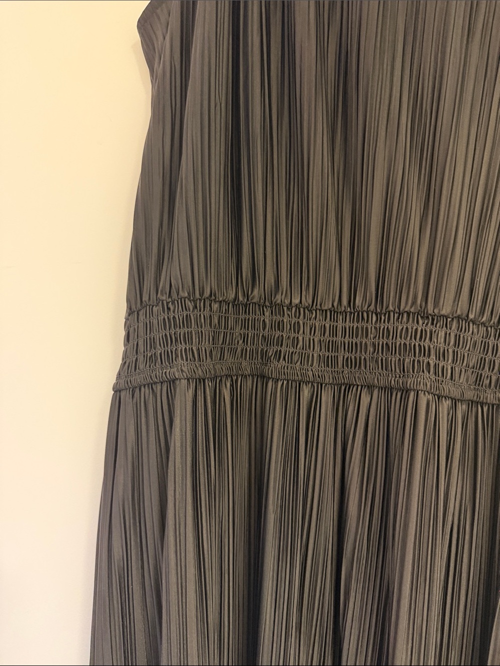 CONTEMPORAINE Par Simons Black Smocked Neck Dress - Picture 4 of 5